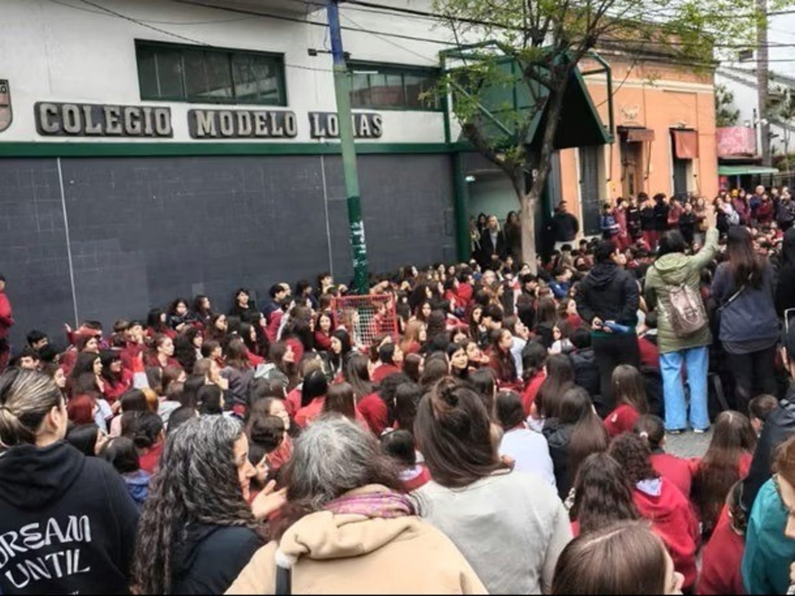 Aumenta la preocupación en las escuelas por los alumnos que trucan con IA fotos de sus compañeras