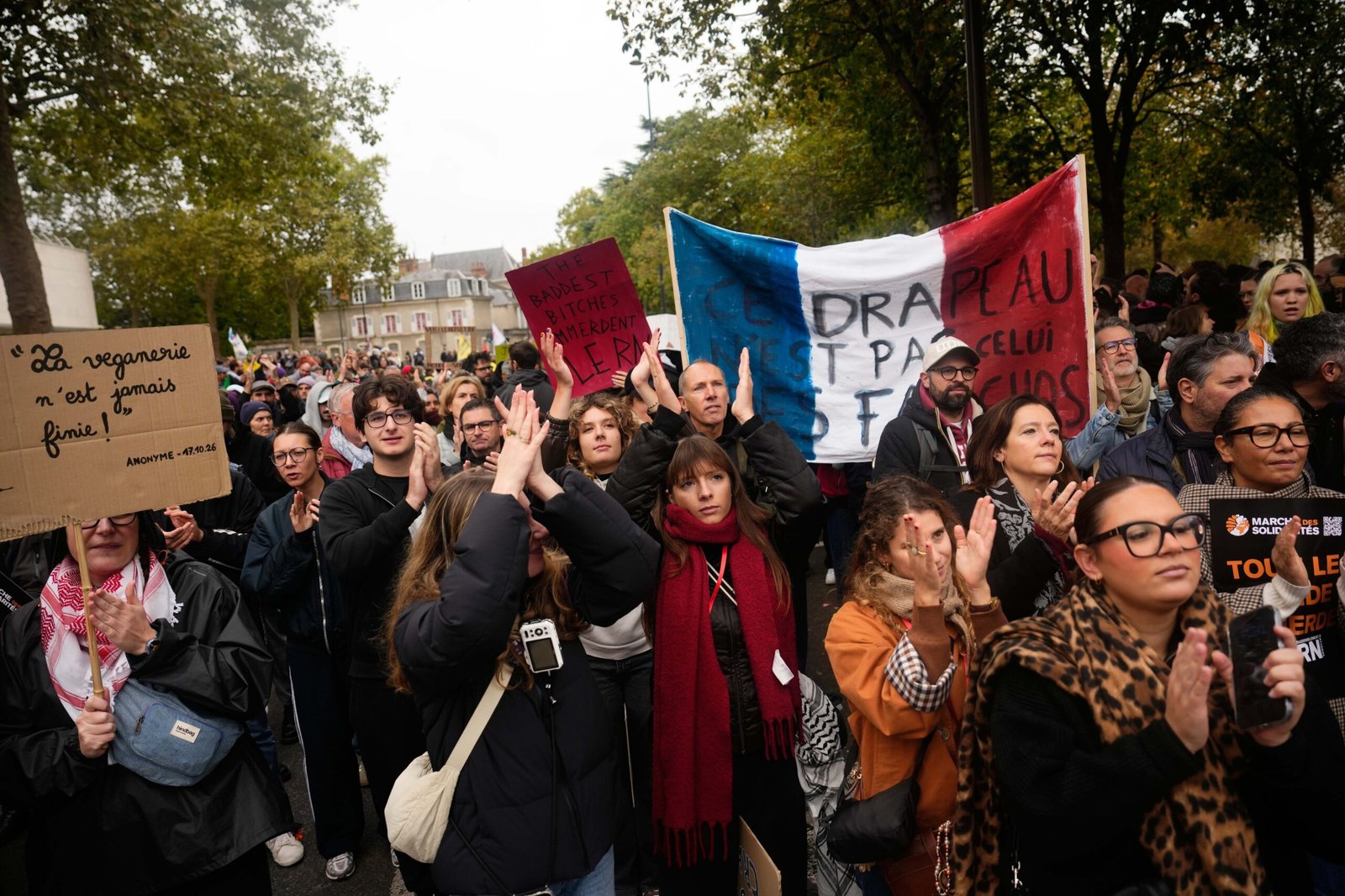 Casi medio millón de personas mantiene el pulso a Macron en toda Francia pese al despliegue policial