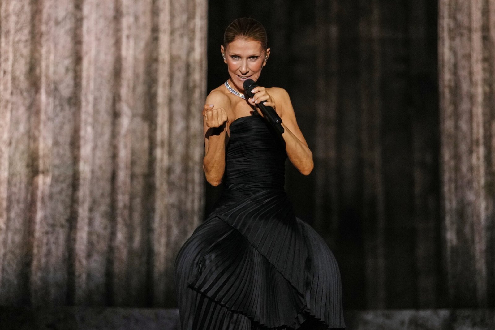 Céline Dion recauda 112 millones de euros en su primera etapa de conciertos en París y rompe su propio récord
