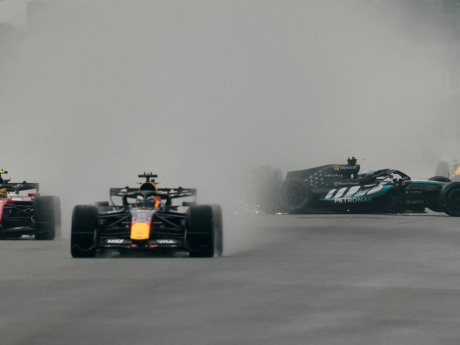 Colapinto abandonó en la última Sprint Race de la temporada de la F1 y Verstappen rompió el maleficio