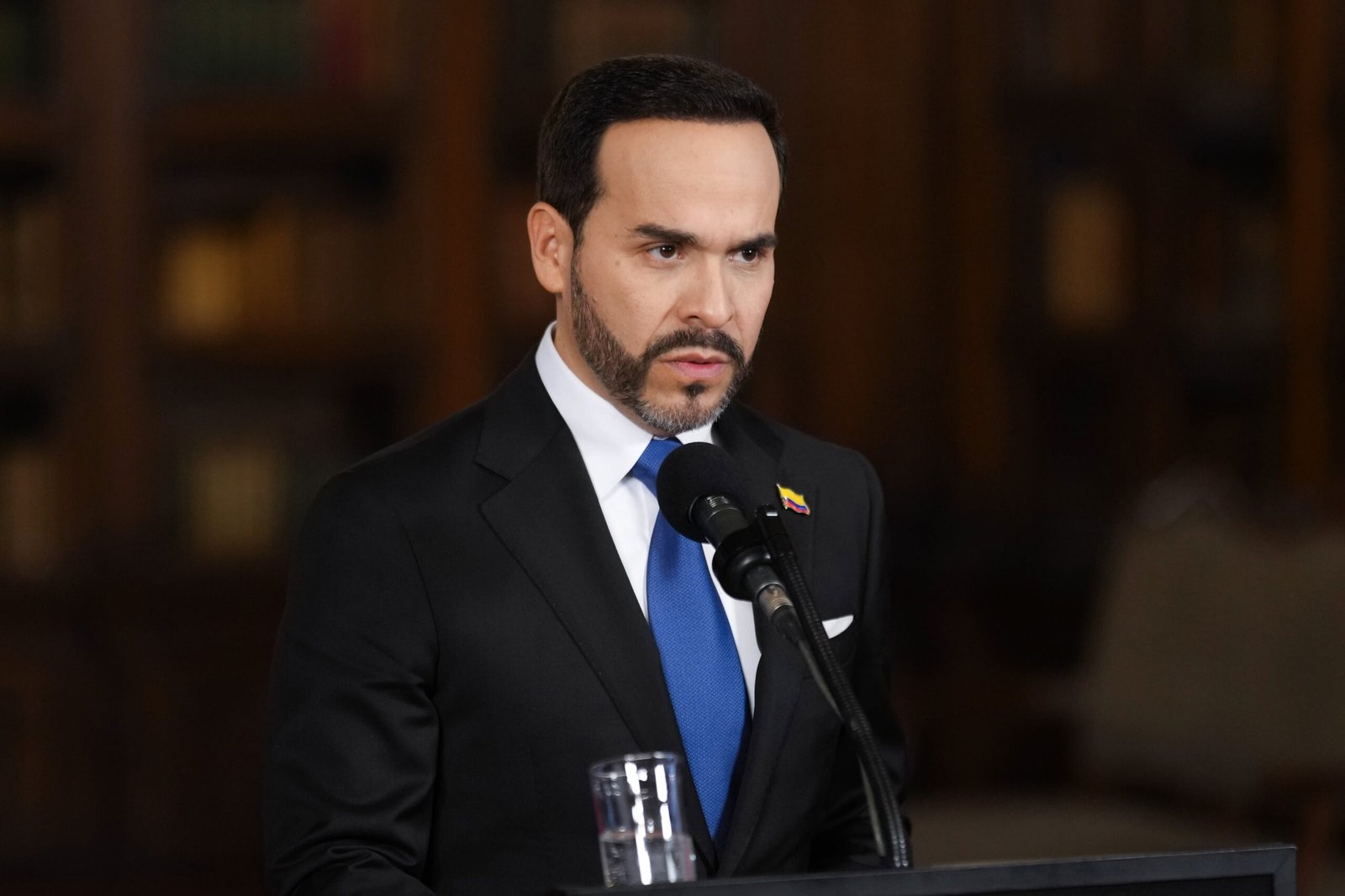 De la Espriella se presenta como abanderado contra la corrupción