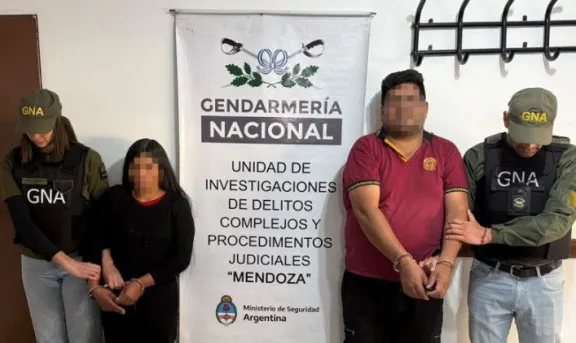 Detuvieron a dos cápsuleros en Aeroparque con cocaína destinada a Santa Cruz
