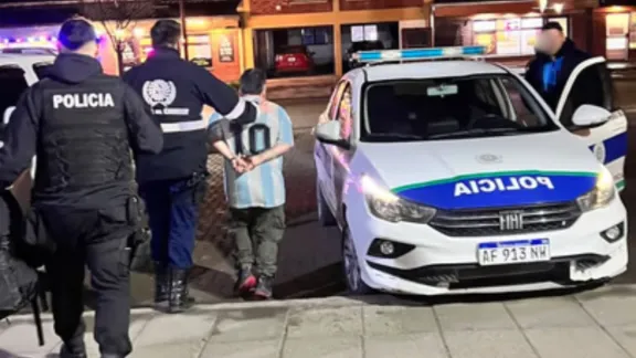 Detuvieron en la Terminal de Esquel a un hombre con pedido de captura
