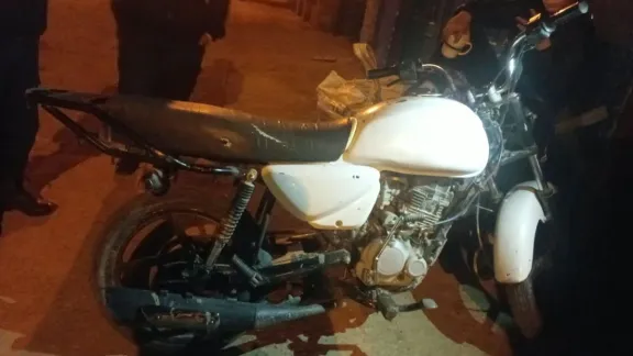 Dos demorados tras circular en una moto robada en el barrio San Cayetano