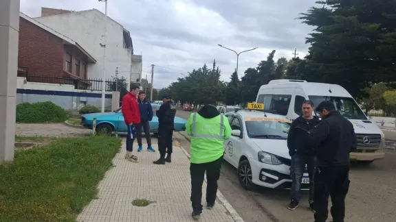 Dos vehículos chocaron en una esquina de Comodoro: no hubo heridos