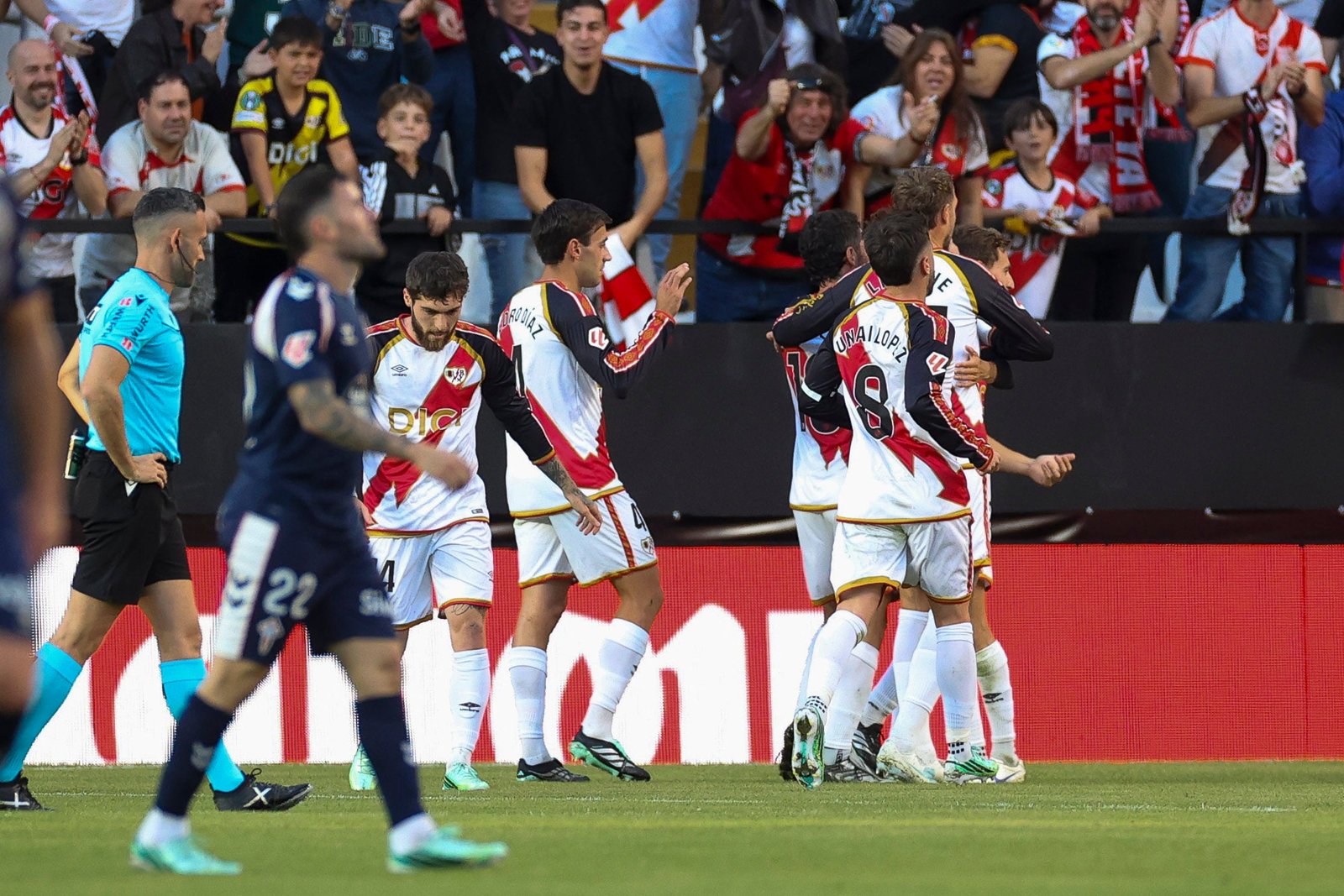 El Rayo resucita en Liga y golea al Celta en Vallecas