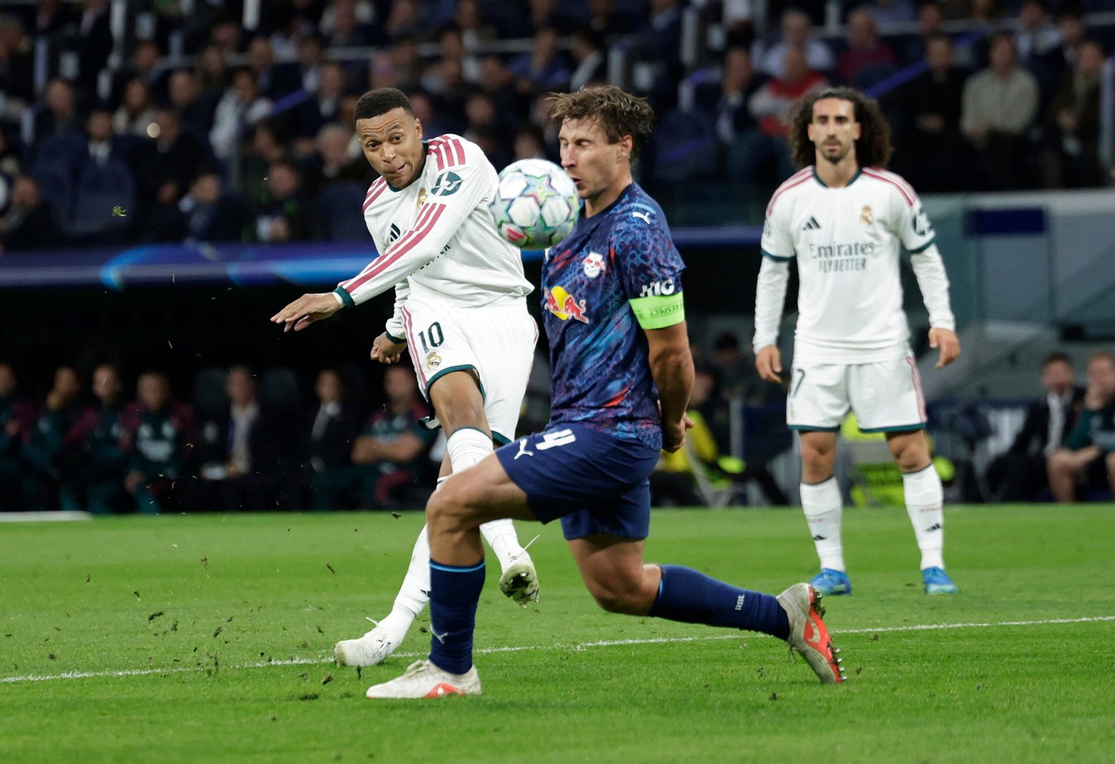 El Real Madrid se afila rumbo al clásico con una goleada al Leipzig