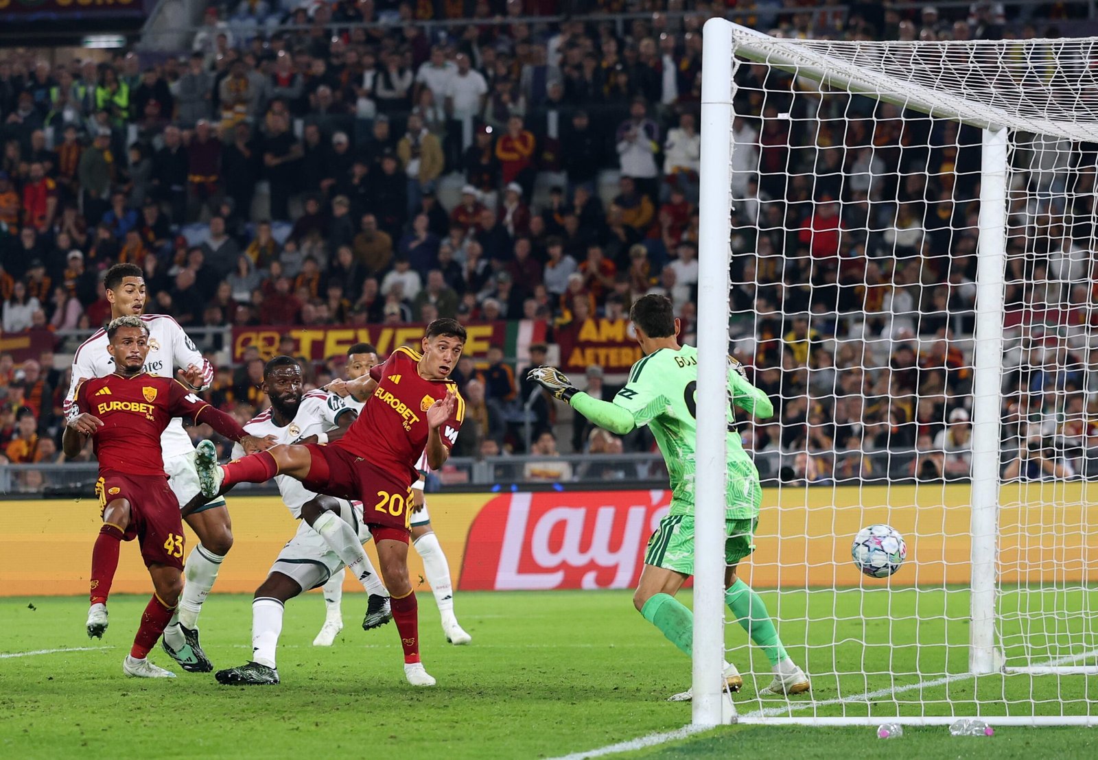 El club de los olvidados rescata al Madrid contra la Roma
