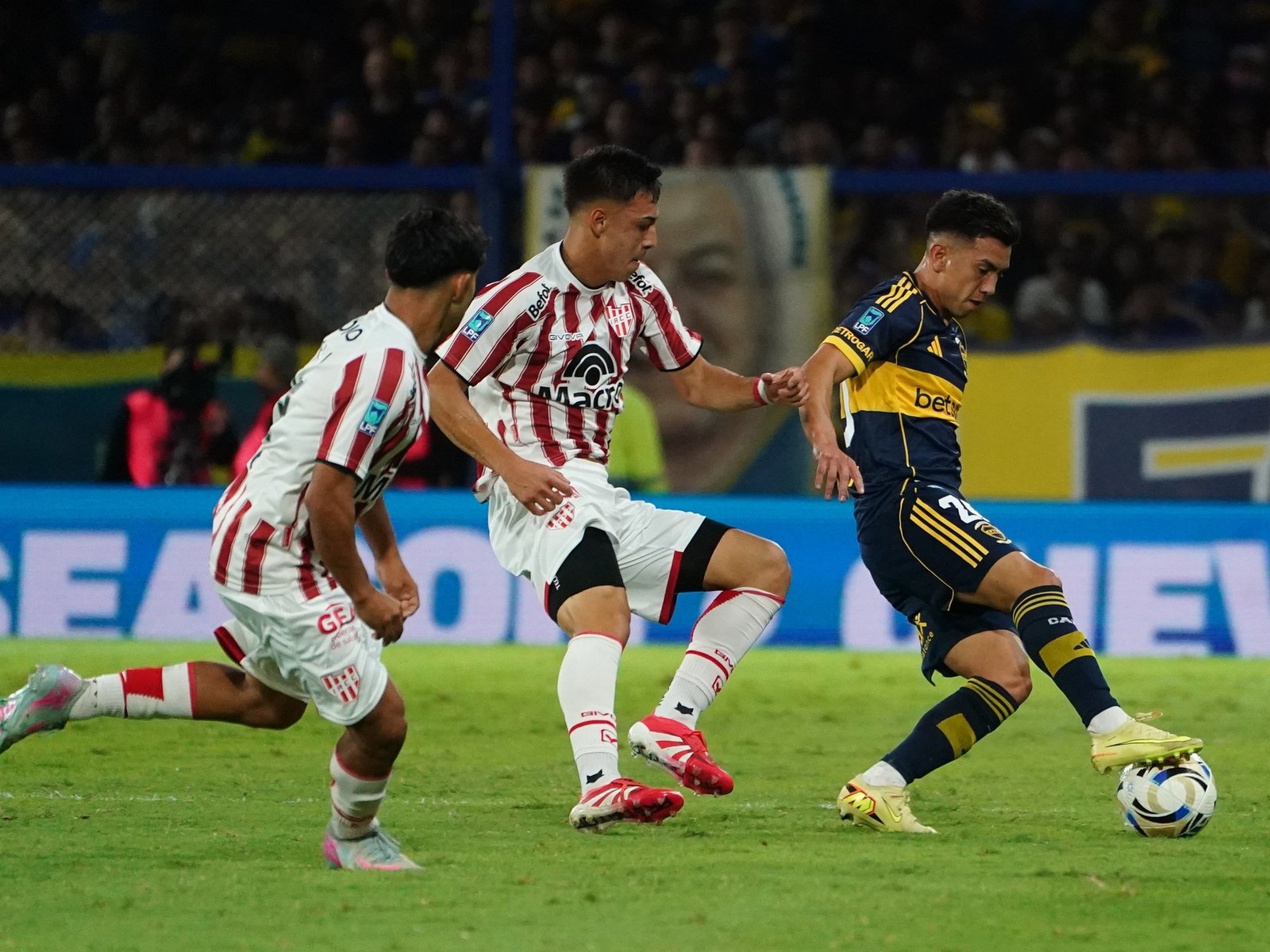 Instituto vs Boca, EN VIVO: a qué hora juegan, formaciones y cómo ver el partido por el Torneo Clausura 2026