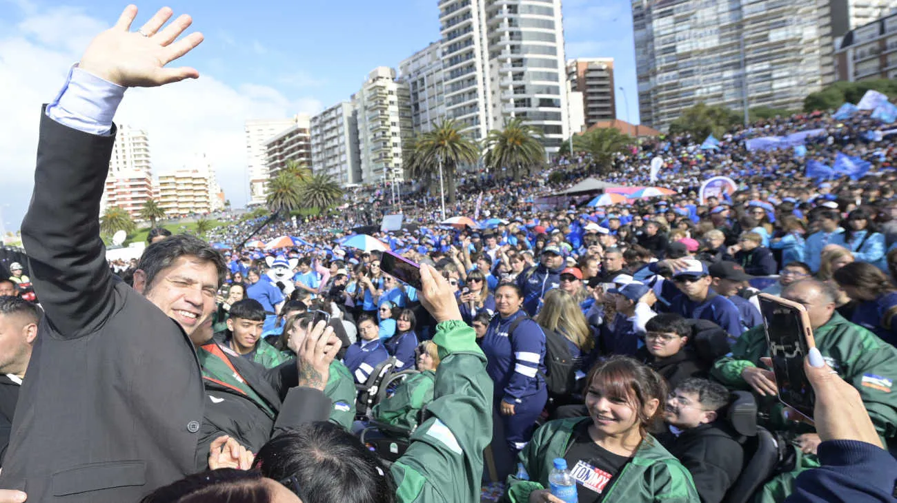 Kicillof reunió a sus intendentes y busca avanzar con las reelecciones indefinidas en medio de la interna peronista