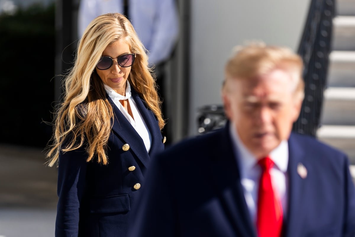 La polémica nueva secretaria de prensa de Trump: se presenta como abogada, pero no aprobó la reválida