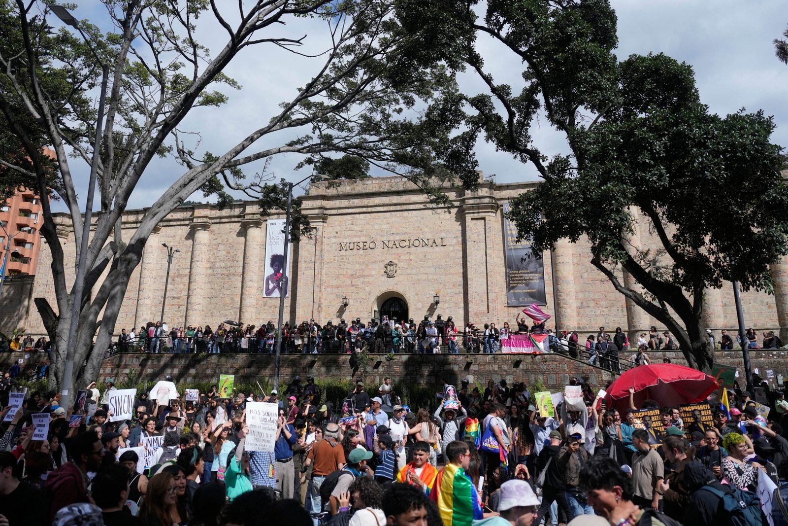 Las críticas al Gobierno aumentan tras la defensa del retiro de piezas del Museo Nacional