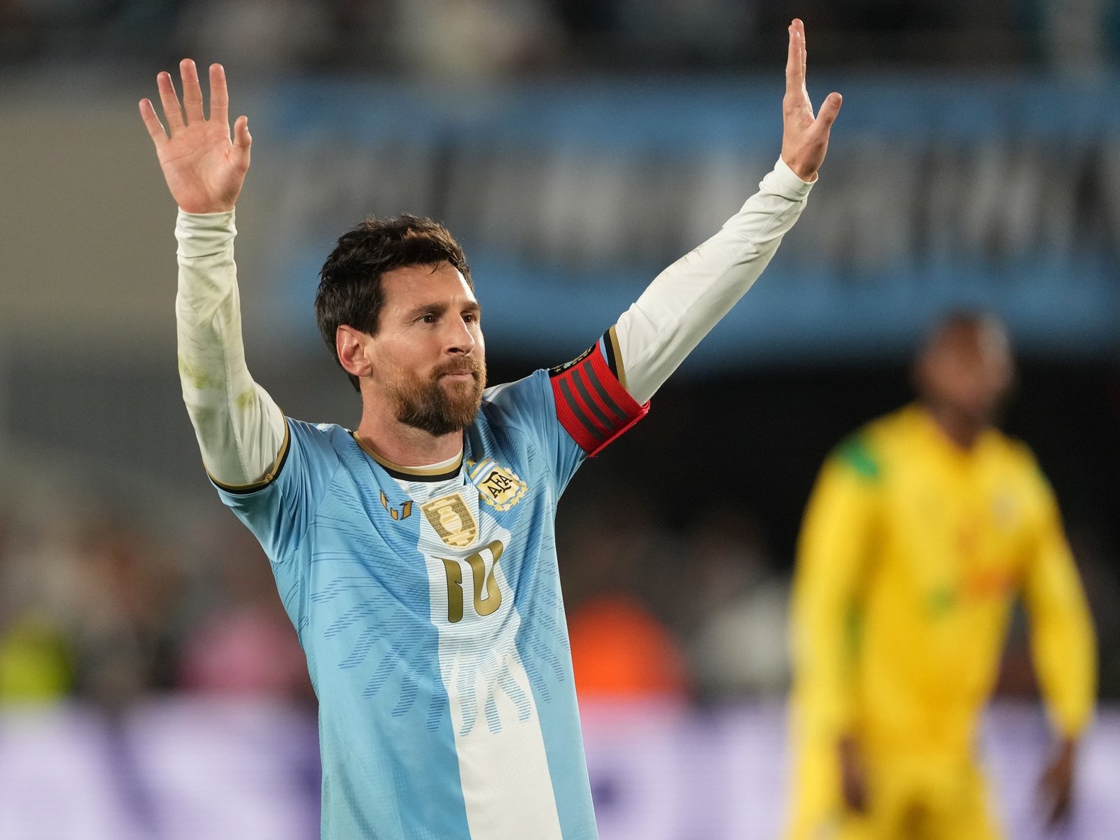 Lionel Messi recordó a Diego Maradona en un posteo de despedida en las redes, el día después de jugar su último partido con la Selección