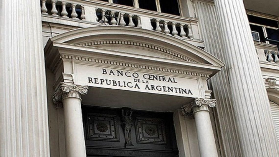 Luego que la AGN denunciara pérdidas del Banco Central por más de 1000 millones de dólares, la entidad salió a responderle: qué dijo