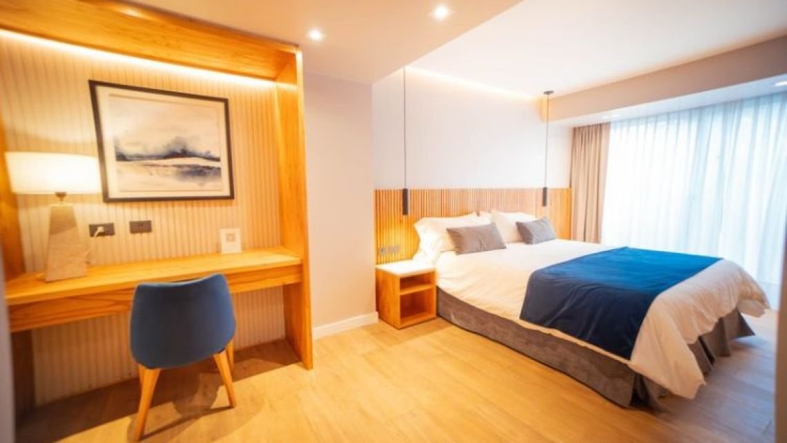 Mar del Plata más allá del verano: el hotel céntrico con cinco pisos de spa para una escapada todo el año