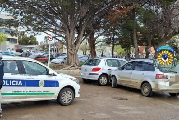 Persecución y choque: detuvieron a dos hombres tras robar una rueda de auxilio