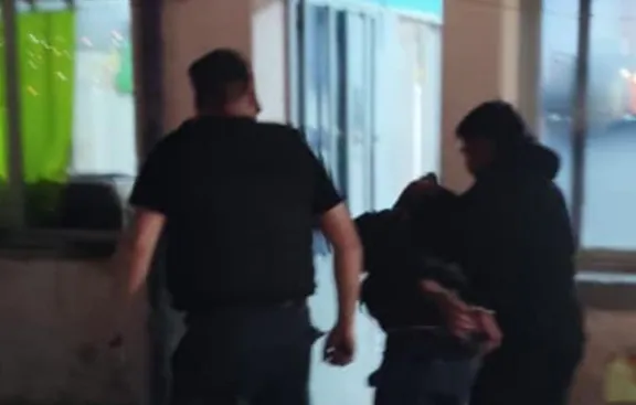 Persecución y detención en el barrio Pueyrredón tras el robo de una moto