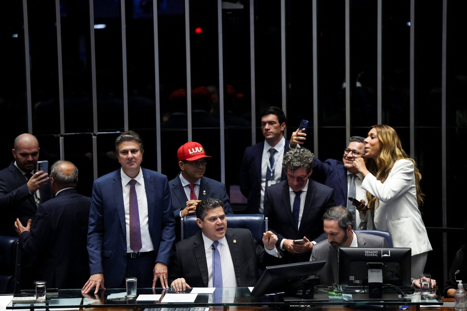 Quince millones de trabajadores logran un segundo día libre en Brasil, una victoria política para Lula