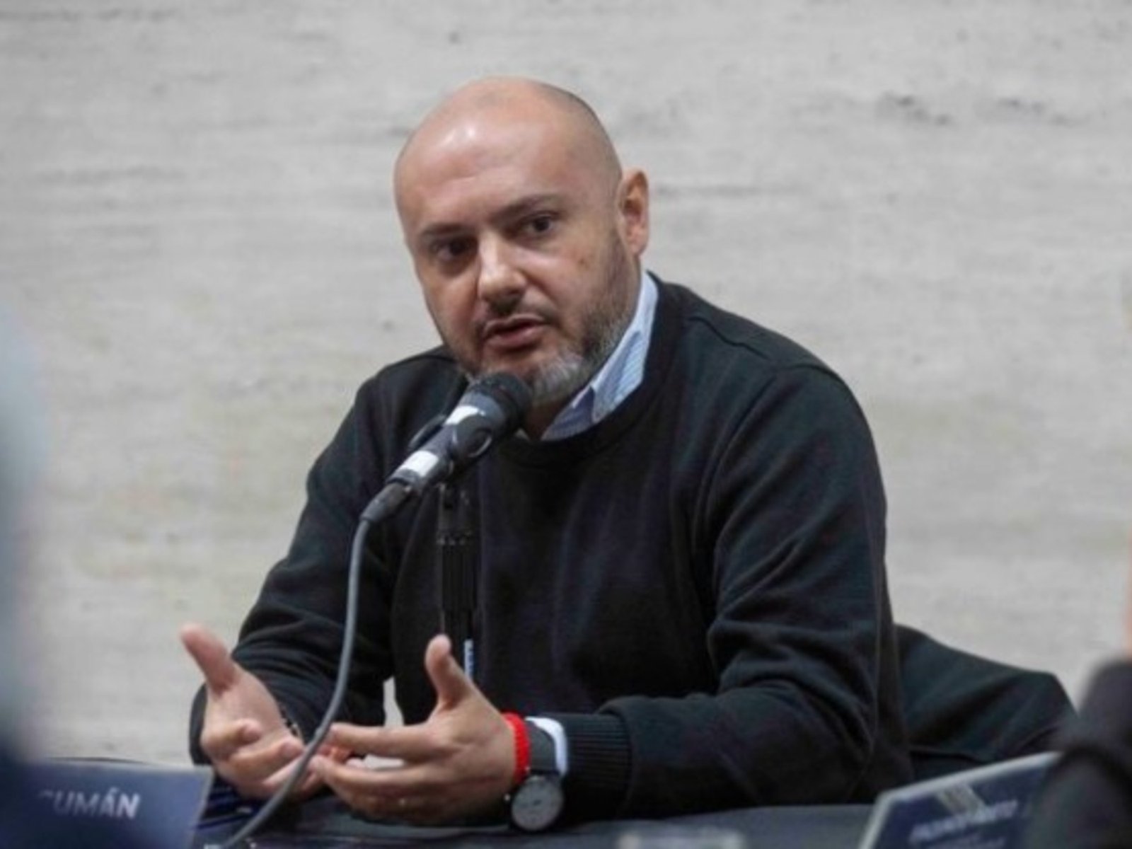 "Reaccionó a tiempo y se lanzó del auto"