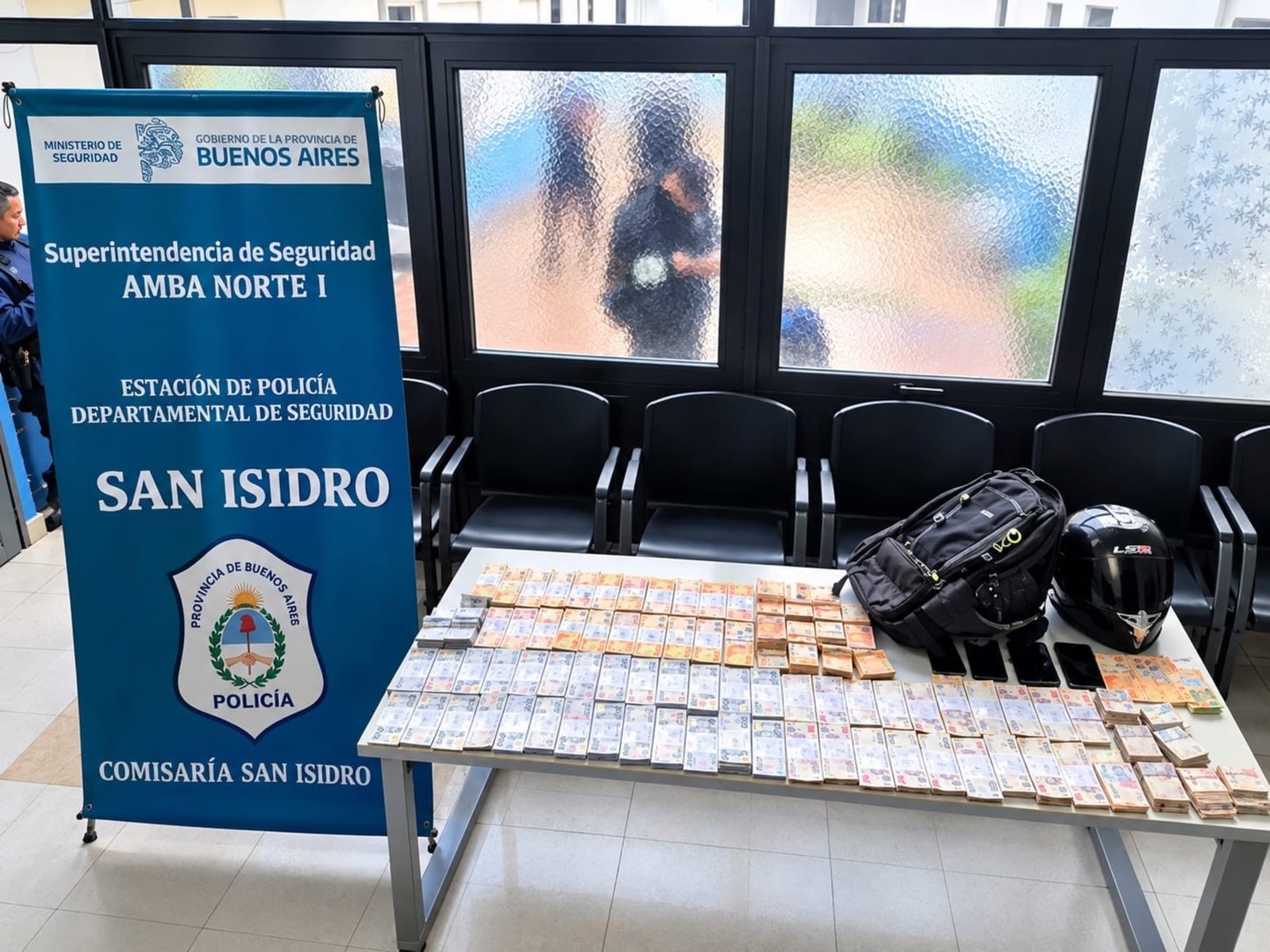 Robaron un bolso con casi $ 38 millones y fueron detenidos tras una intensa persecución en San Isidro