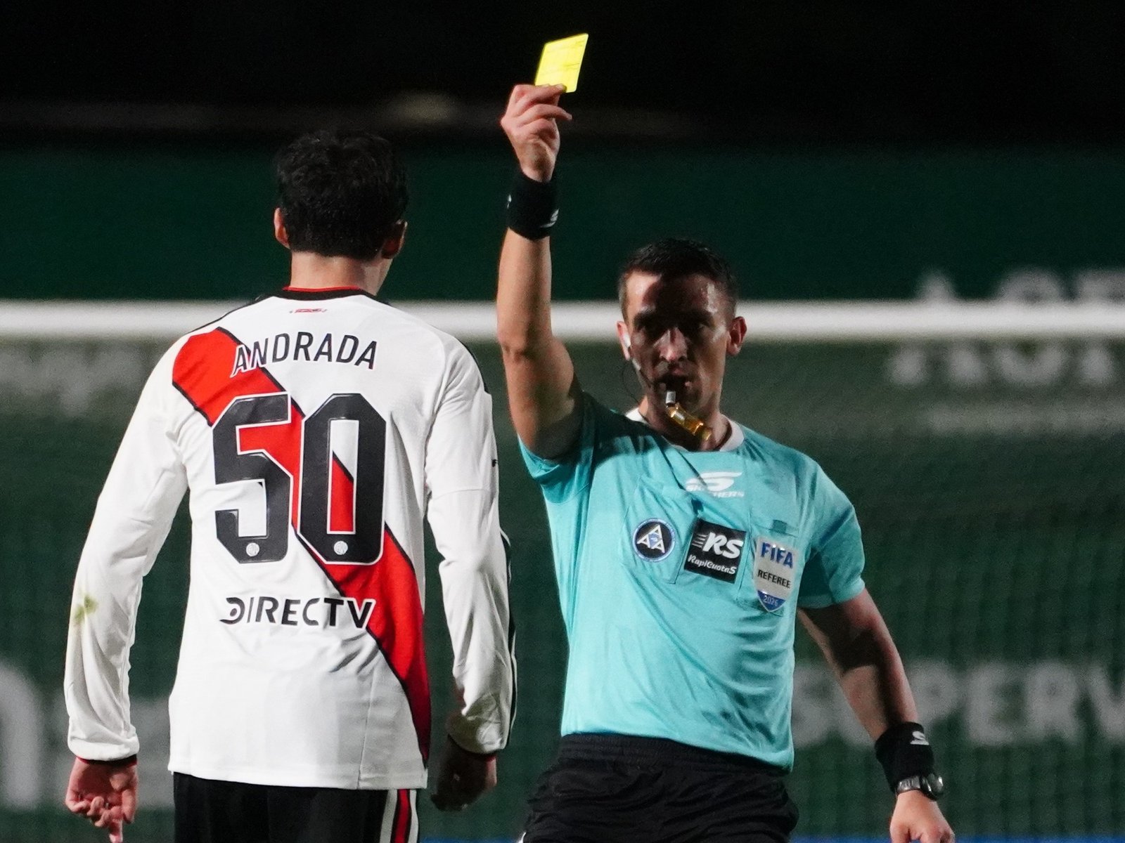 Tello va de clásico a clásico y Dóvalo, el más cercano a Chiqui Tapia, a otro "enemigo" de AFA