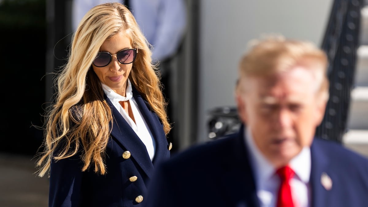 Trump despide a la portavoz de prensa de la Casa Blanca cinco días después de nombrarla