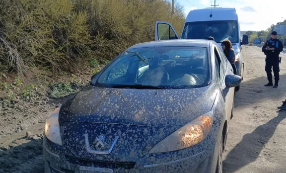 Un choque entre un auto y un furgón comercial bloqueó parcialmente el tránsito en la zona sur