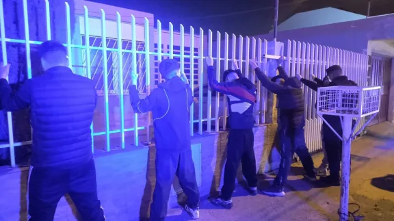 Un grupo de jóvenes protagonizó una pelea en barrio Pueyrredón y secuestraron armas