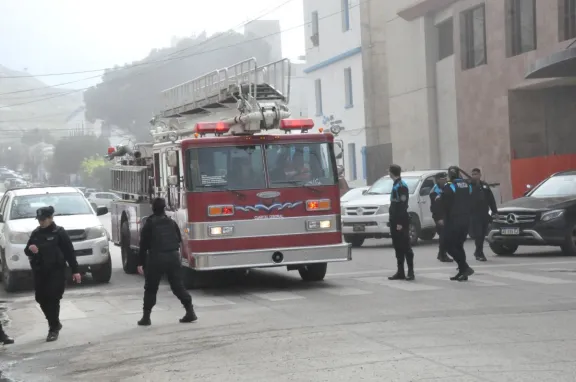 Un hombre amenazó con arrojarse desde la terraza de un hotel céntrico en Comodoro