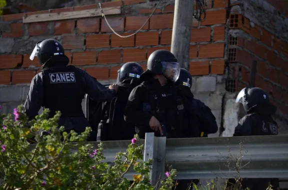 Un joven recibió dos disparos en medio de una disputa entre grupos antagónicos