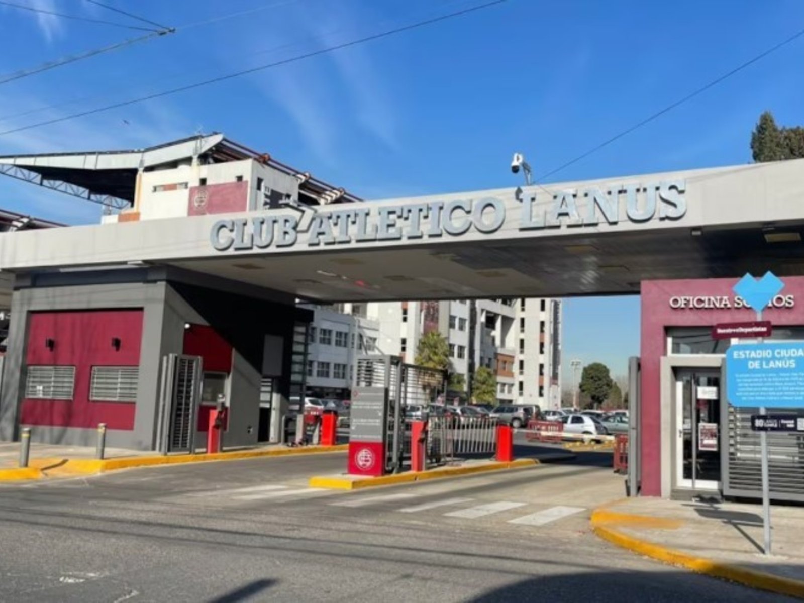 Un nene de 12 años está grave luego de que un arco de fútbol cayera sobre su cabeza en el club Lanús