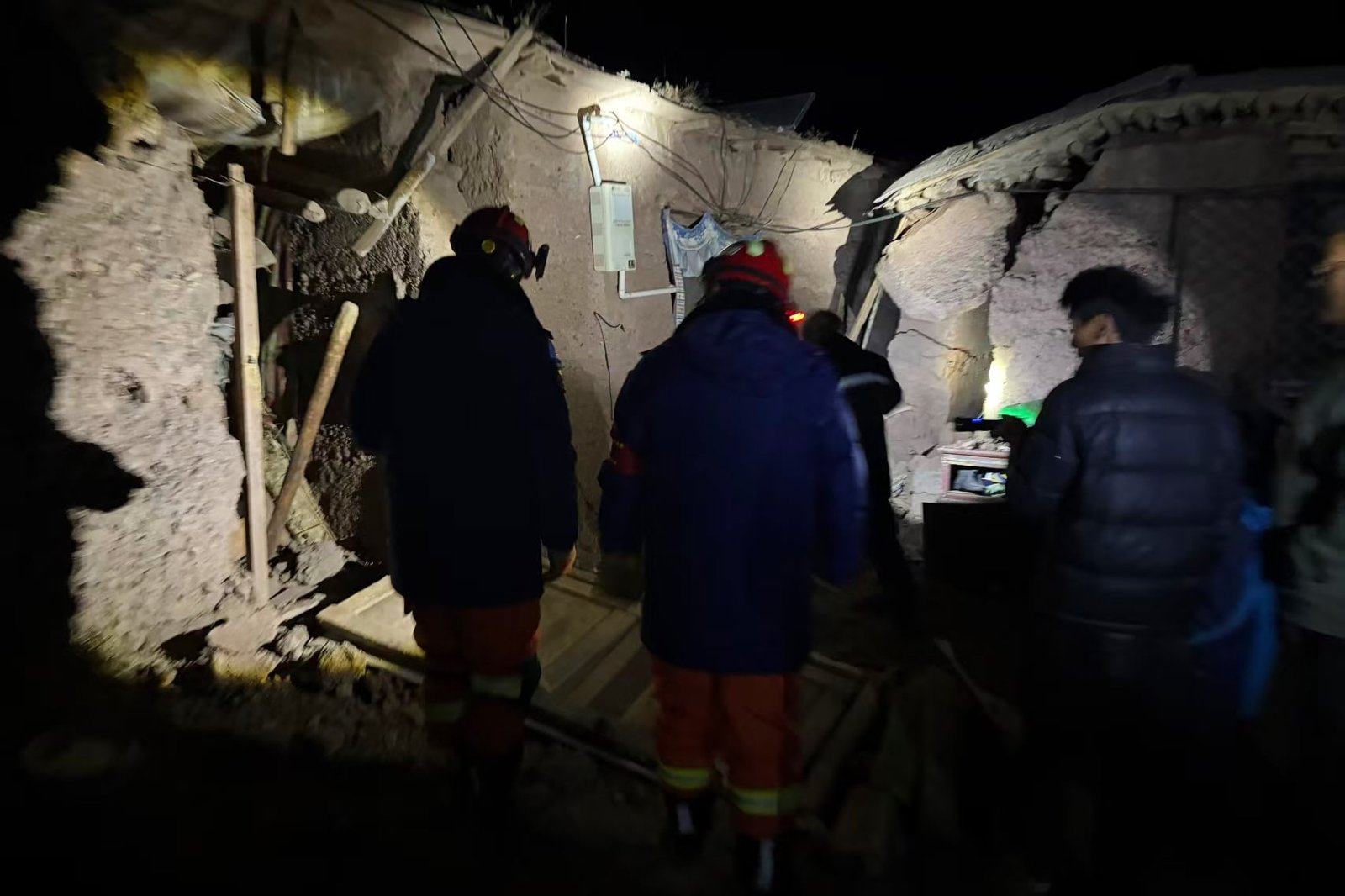 Un terremoto de magnitud 7 causa al menos 16 muertos en el Tíbet