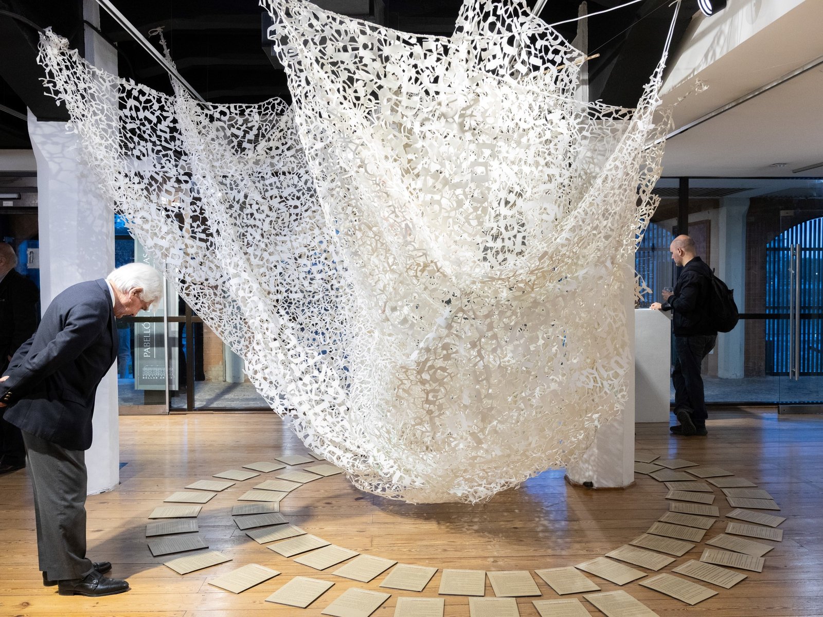 Una muestra de arte contemporáneo en la UCA homenajea al papa León XIV