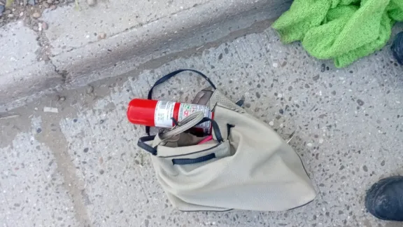 Una mujer fue detenida cuando intentaba robar elementos de una camioneta en Comodoro