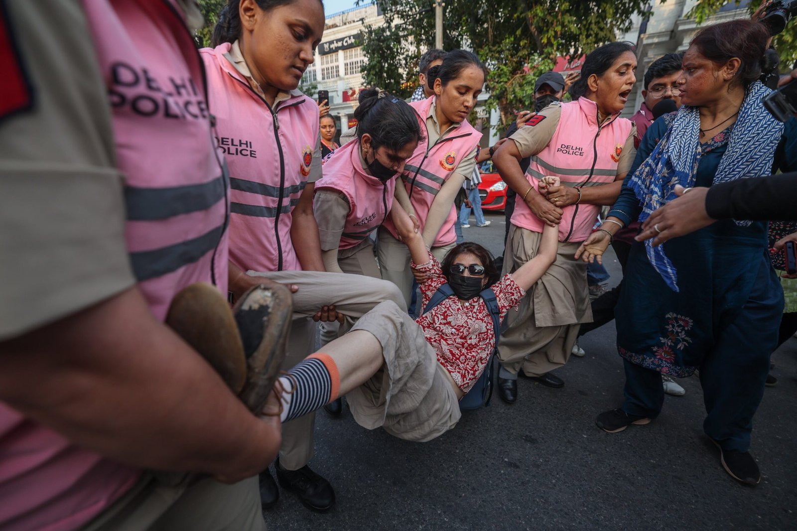Una protesta del movimiento de las “cucarachas” en India acaba con un millar de detenidos en Nueva Delhi