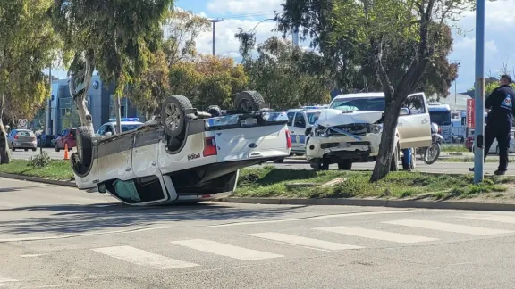 Violento choque y vuelco en la Ruta 3