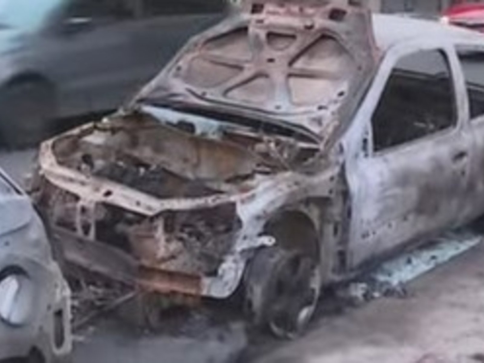 buscan a los “quemacoches” que ya incendiaron ocho autos en 10 días