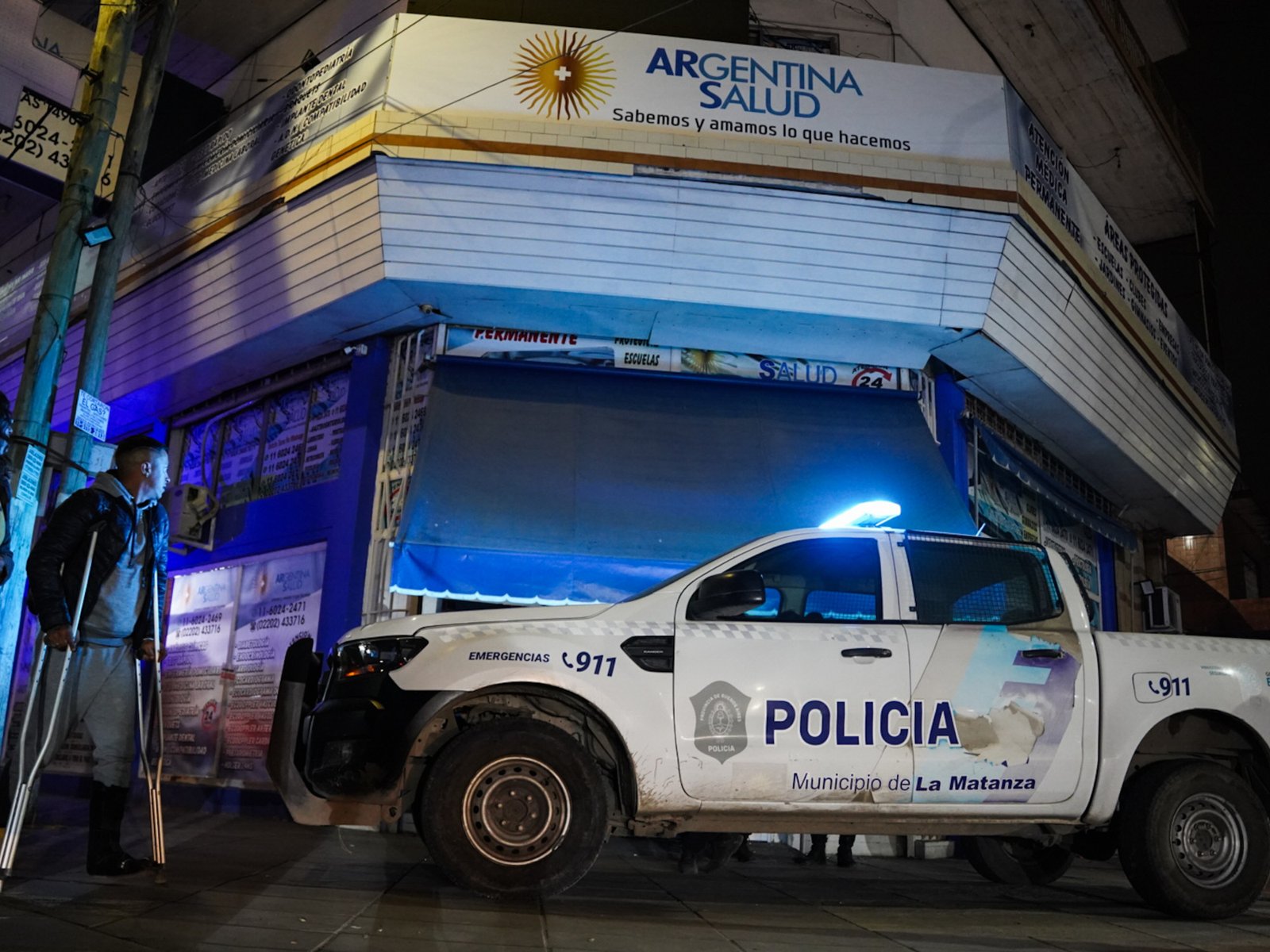 dictaban instrucciones para suturar por Whatsapp y operaban con ambulancias truchas