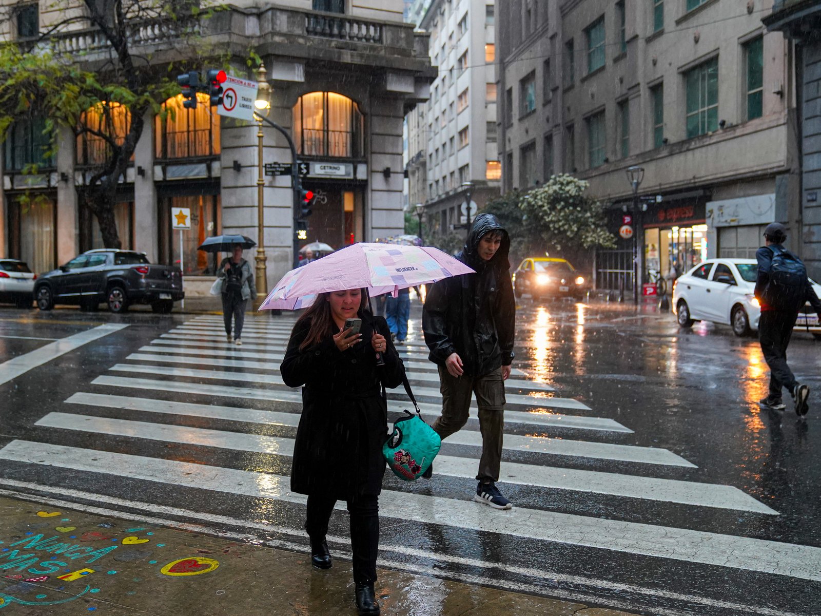 el tiempo seguirá gris y lluvioso por unos días más en la Ciudad