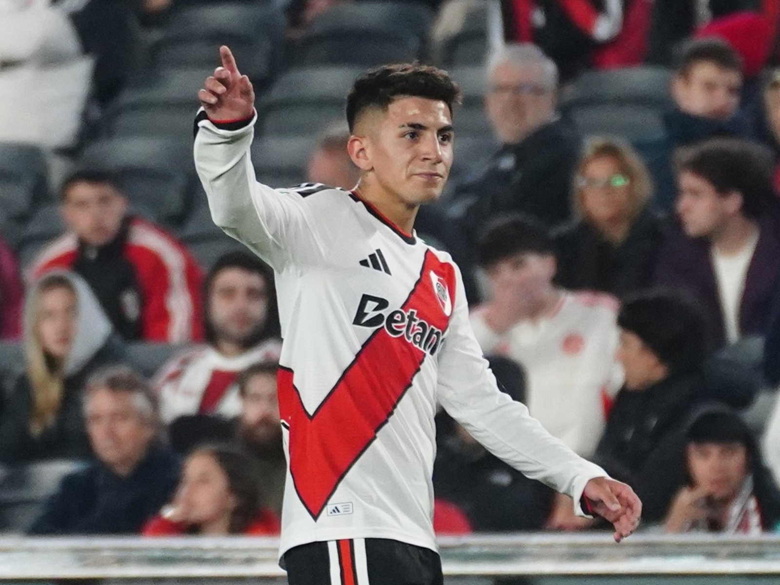 los murmullos en River, la aparición de Riquelme y un duelo clave con Paredes en la Bombonera