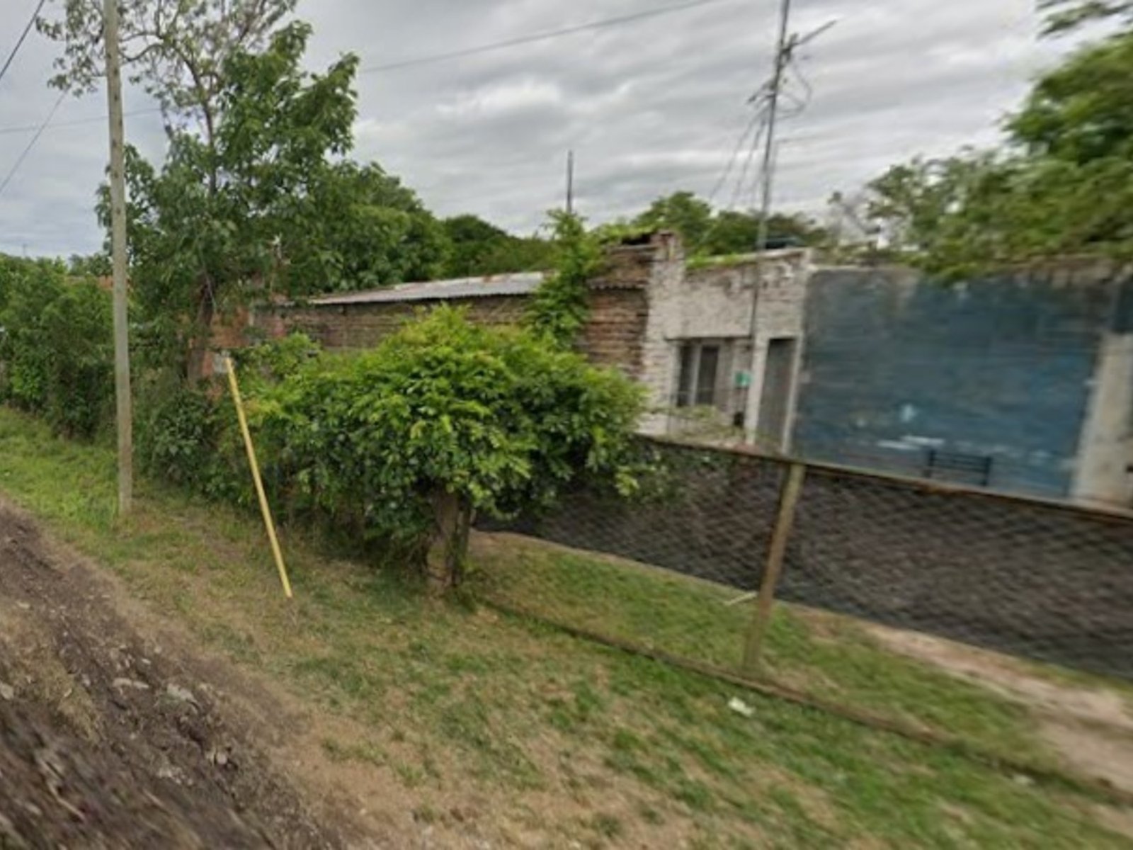 matan a un mecánico de 20 puñaladas y con una bolsa en la cabeza, y detienen a su esposa y a una hija