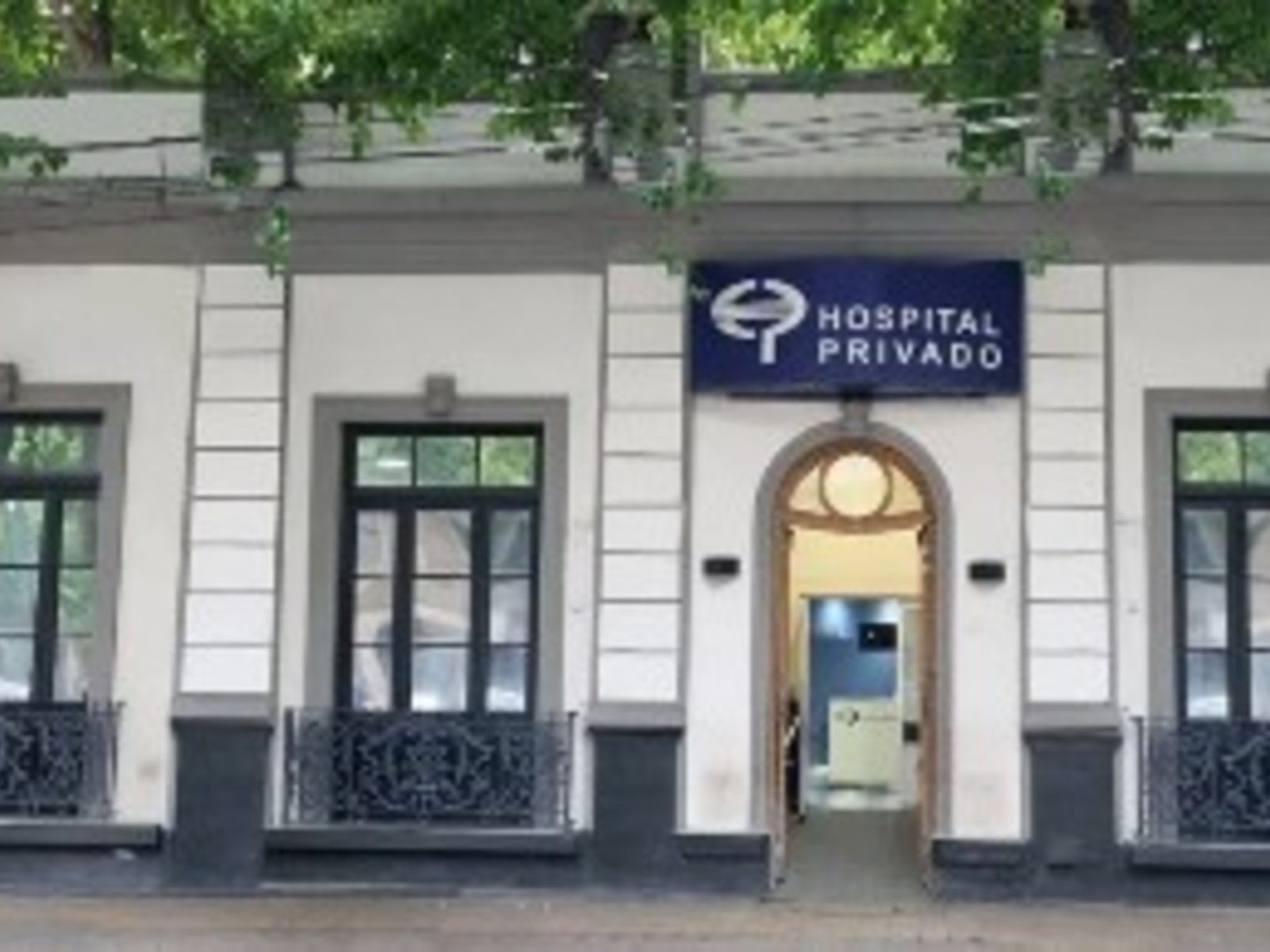 murieron dos pacientes por una infección bacteriana tras operarse