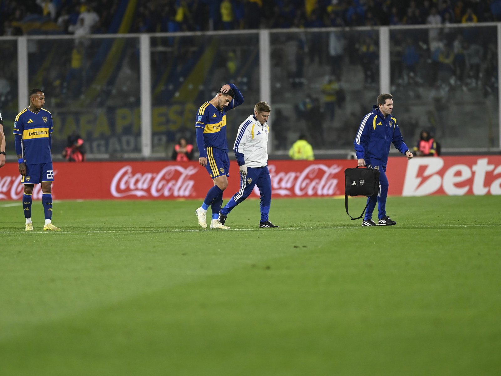 se confirmó la lesión de Leandro Paredes y no jugará ante Vasco da Gama